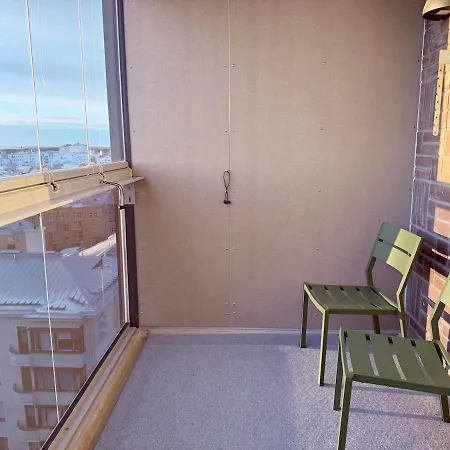 公寓 Quiet 10th Floor With Balcony, Next To Train Station *