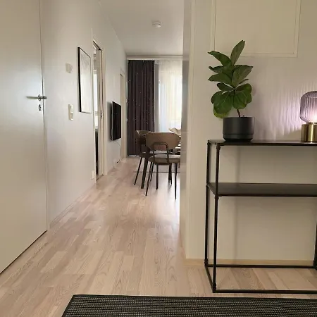 Quiet 10th Floor With Balcony, Next To Train Station Όουλου